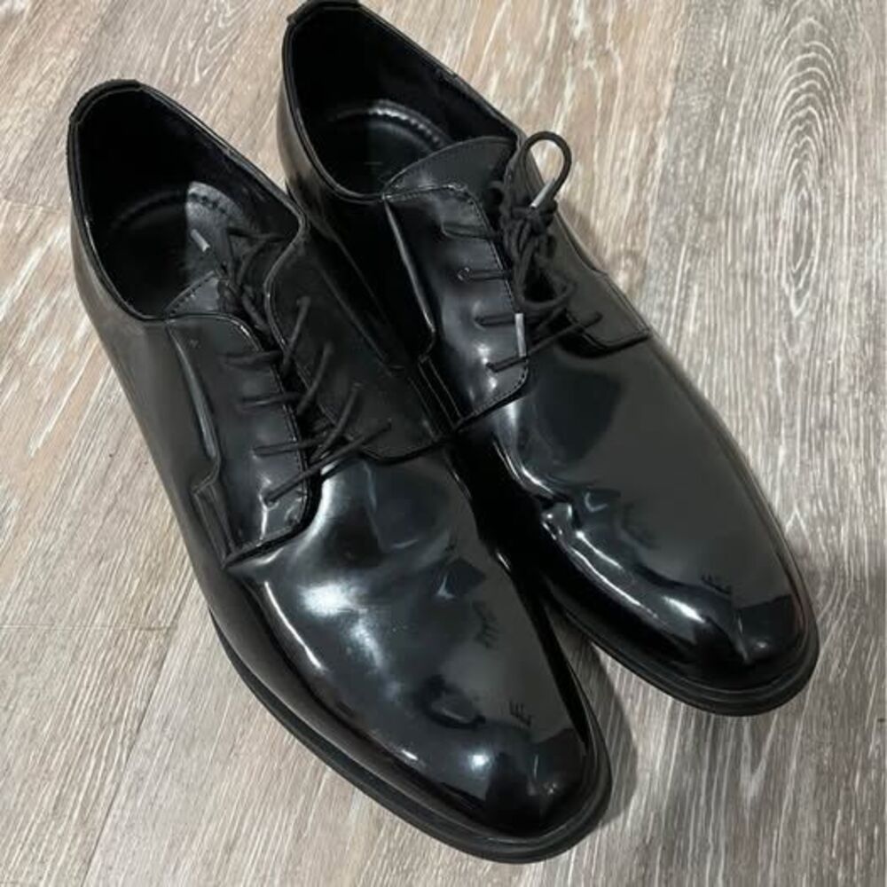 Aldo Black patent leather oxford dress shoes with a high-gloss shine Size 9.5